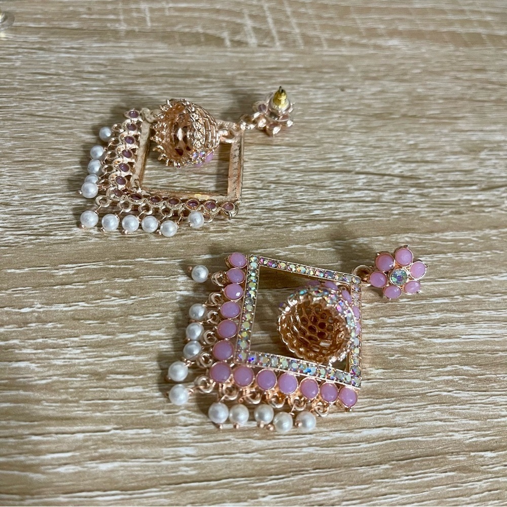 Elegant Lavender Pink and Gold Dangle Earrings - Picture 5 of 5